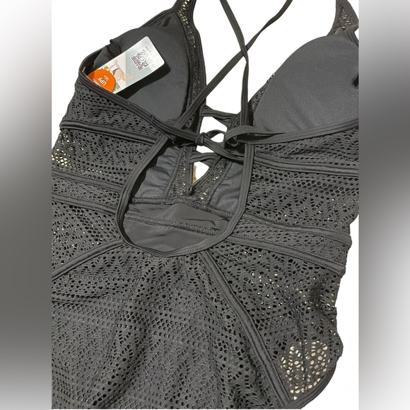NWT Mesh Plunge Cutout One-Piece - Picture 12 of 13